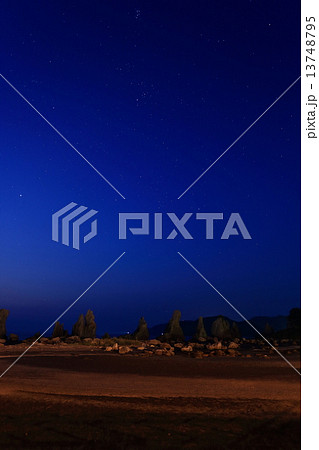 橋杭岩夜景 橋杭岩夜景 13748795