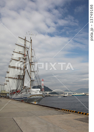 広島港　帆船フェスティバル　日本丸　セイルドリル 13749166