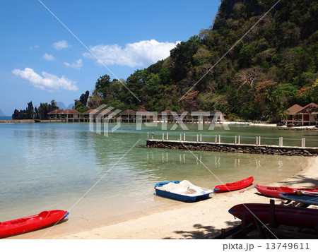 elnido elnido 13749611