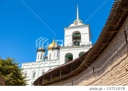 Trinity Cathedral located since 1589 in Pskov Kremlin Trinity Cathedral located since 1589 in Pskov Kremlin 13751078
