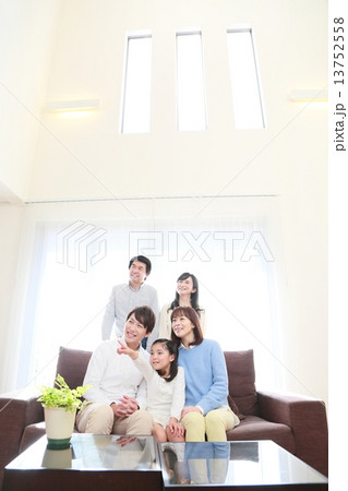 三世代家族イメージ 三世代家族イメージ 13752558