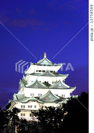 12月愛知 名古屋城・天守閣ライトアップ 12月愛知 名古屋城・天守閣ライトアップ 13758569