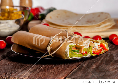 Tortilla wrap 13759318