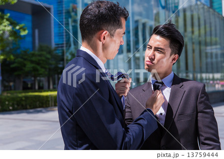 Business man fighting Business man fighting 13759444