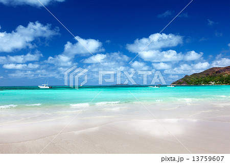 beach at Praslin island, Seychelles 13759607