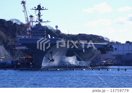 空母　ジョージ・ワシントン　アメリカ海軍 航空母艦 （ 横須賀港 ） 13759779