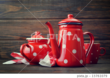 Kitchen utensils 13761079