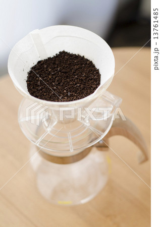 コーヒー　ハンドドリップ準備 13761485