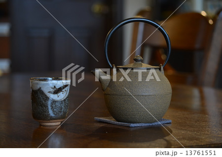 寒い日にはあたたかいお茶ですよね。 13761551