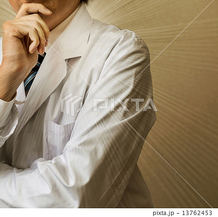 白衣の男性 白衣の男性 13762453