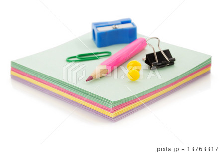 note paper on white background 13763317