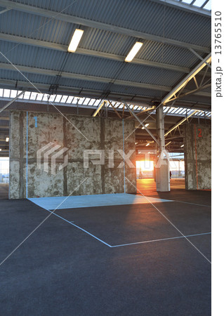 スカッシュ壁打ち 13765510