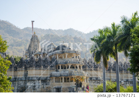 インド　ラーナクプルのジャイナ教寺院 13767171