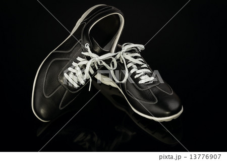 black leather man's shoe 13776907