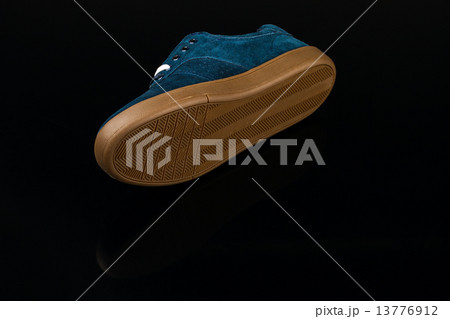 dark blue velvet man's shoe 13776912