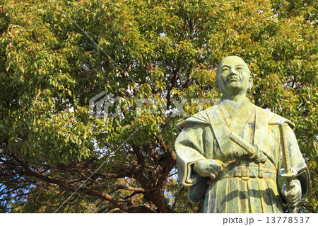 12月兵庫 大石神社・大石内蔵助良雄像 12月兵庫 大石神社・大石内蔵助良雄像 13778537