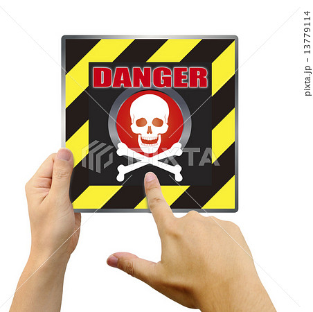 危険なスイッチを押す手 13779114