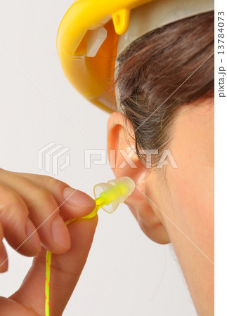 ear plugs 13784073