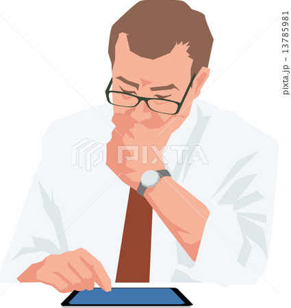 タブレットを見て考えるシニアビジネスマン 13785981