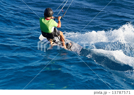 Kitesurfer 13787571