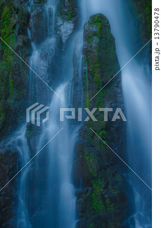 余りの滝 13790478