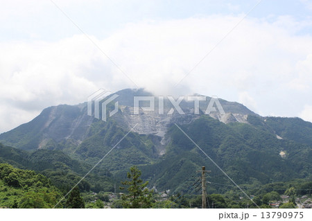 武甲山 武甲山 13790975