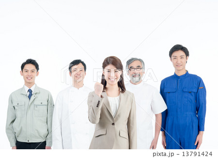 ビジネスウーマンと働く人々 13791424