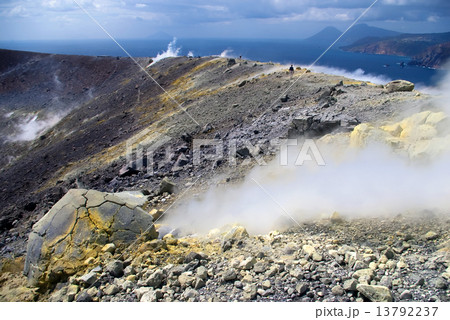 Sulfurous fumaroles, Vulcano, Lipari, Sicily, Italy Sulfurous fumaroles, Vulcano, Lipari, Sicily, Italy 13792237