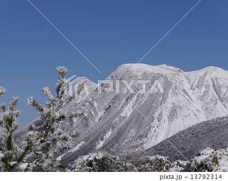 冬の三俣山　 13792314