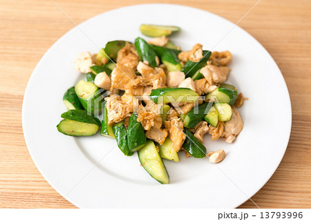 キュウリと鶏肉の炒め物 キュウリと鶏肉の炒め物 13793996