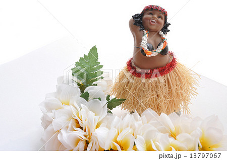 フラダンサーの置物 13797067