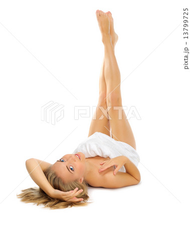 Young girl getting ready of spa treatment 13799725