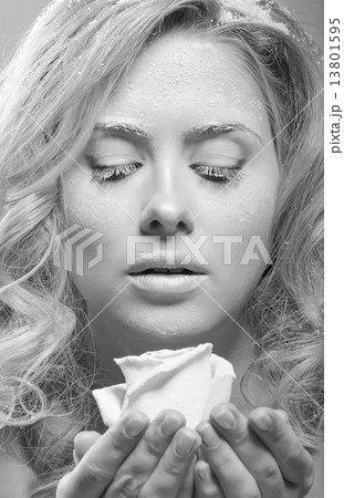 Young woman with snowy skin (black and white) 13801595