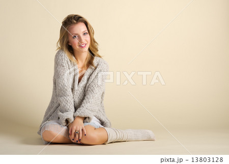 Fashion portrait of young girl Fashion portrait of young girl 13803128