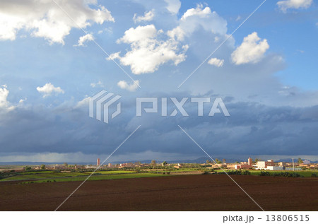 マラケシュ近郊の大平原の村 マラケシュ近郊の大平原の村 13806515