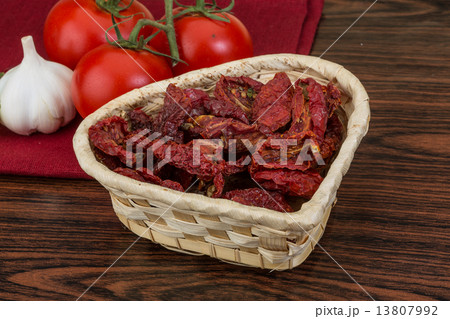 Dried tomtoes 13807992