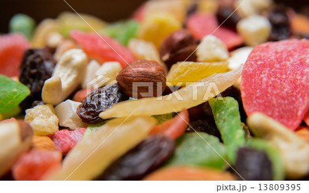 nuts and dried fruits 13809395