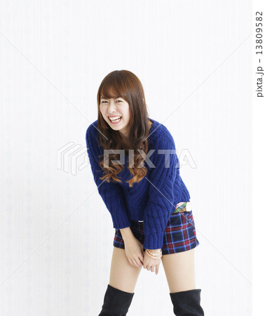 若い女性 13809582