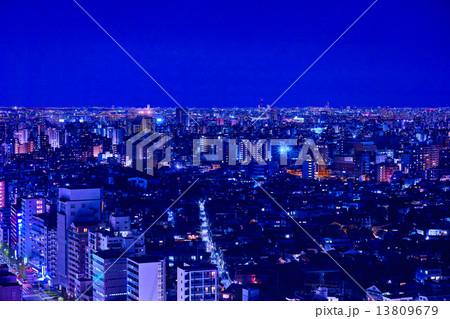 東京の住宅街の夜景 13809679