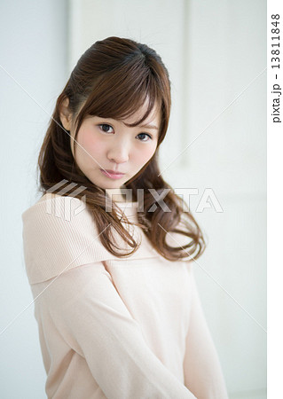 ロングヘアの女性 ロングヘアの女性 13811848