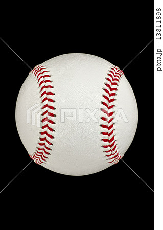 野球ボール　黒背景  13811898