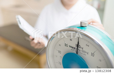体重測定 13812308