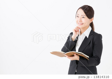 ビジネスウーマン　白バックイメージ 13814310