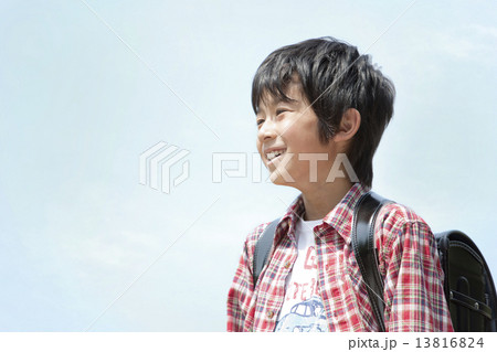 ランドセルを背負った男の子 ランドセルを背負った男の子 13816824