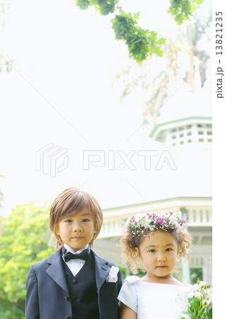 子供の新郎新婦 13821235