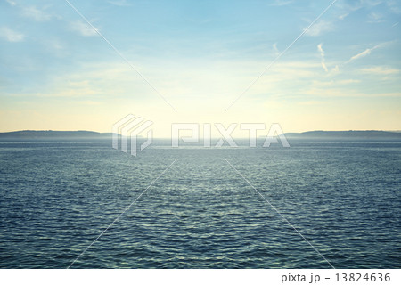 Peaceful seascape at midday 13824636
