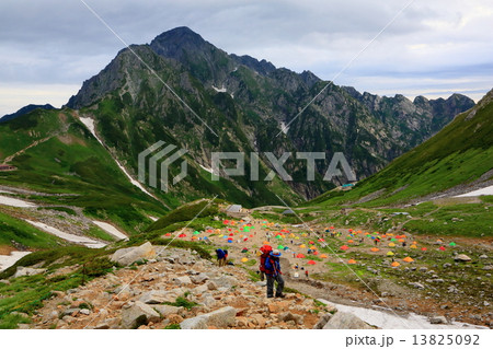 剱沢キャンプ場と剱岳 13825092