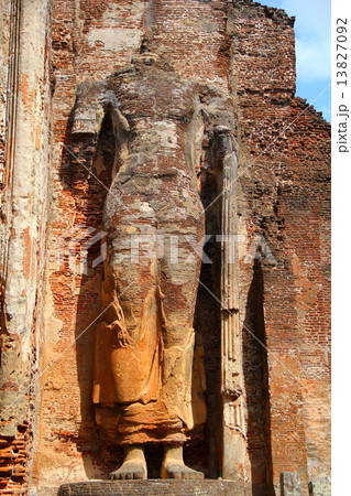 ポロンナルワ　ランカーティラカの大仏 13827092