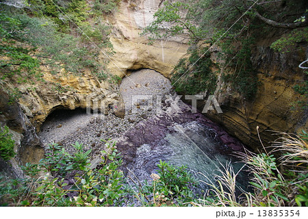 名勝　田牛（とうじ）の龍宮窟　大地が作った神秘のハート 13835354