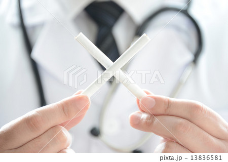 禁煙イメージ―ドクター 13836581